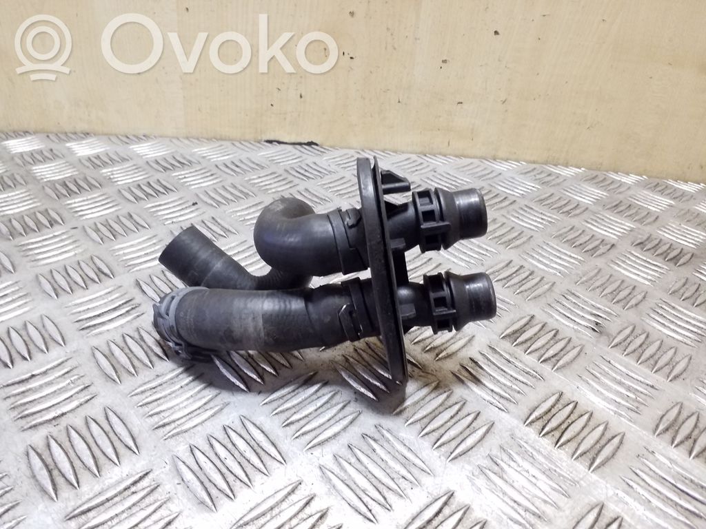 Lämmittimen säteilylämmittimen letku   8K0819350D