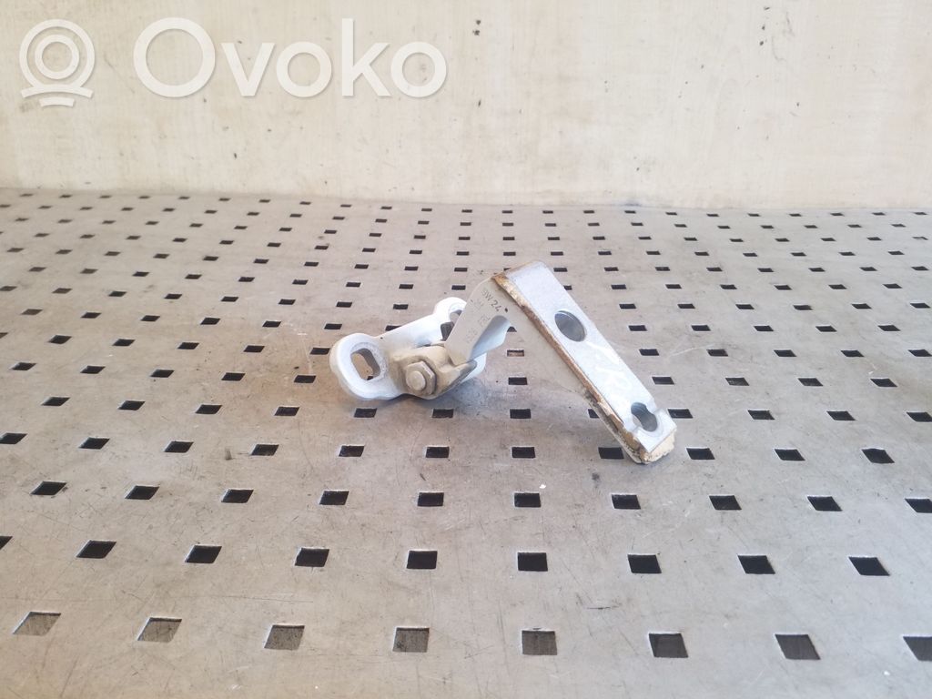 Volvo XC90 Front door lower hinge 