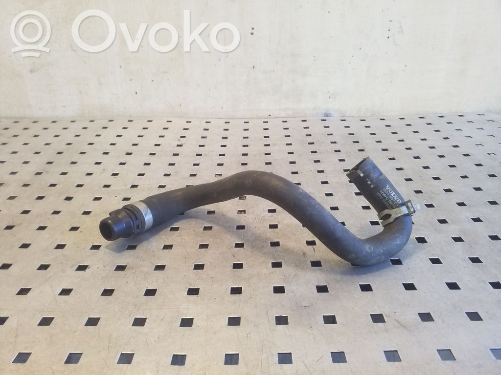 Volvo XC90 Engine coolant pipe/hose