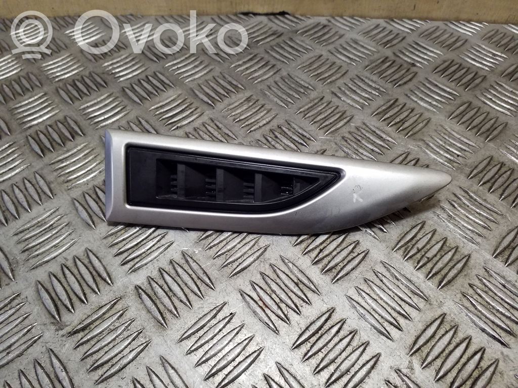 Chevrolet Captiva Mască aripă față (turnată) 