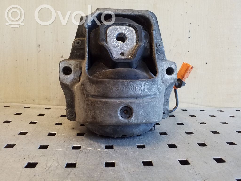 Audi A5 Sportback 8TA Engine mount bracket 