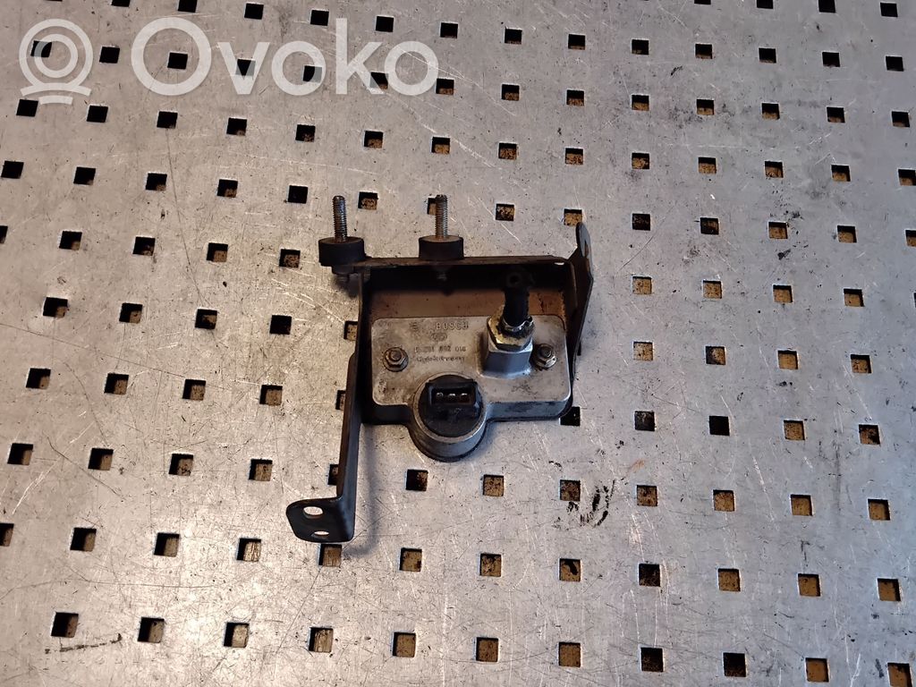 Audi 80 90 S2 B4 Senzor presiune aer 