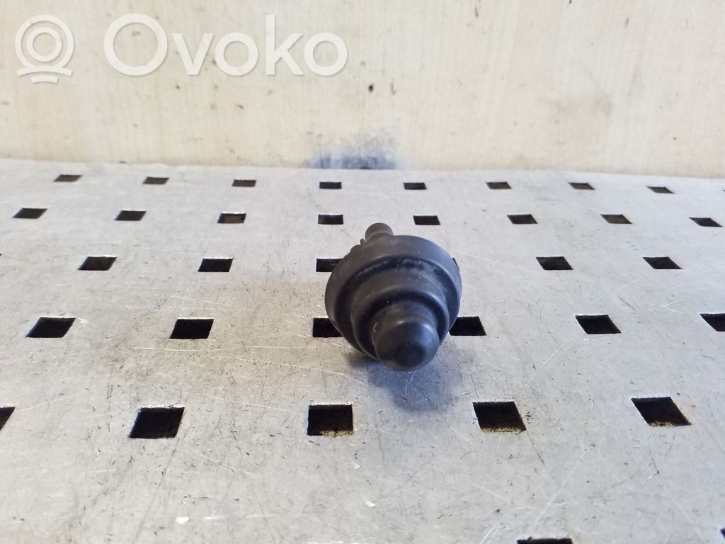 Dacia Sandero Takaoven anturi 
