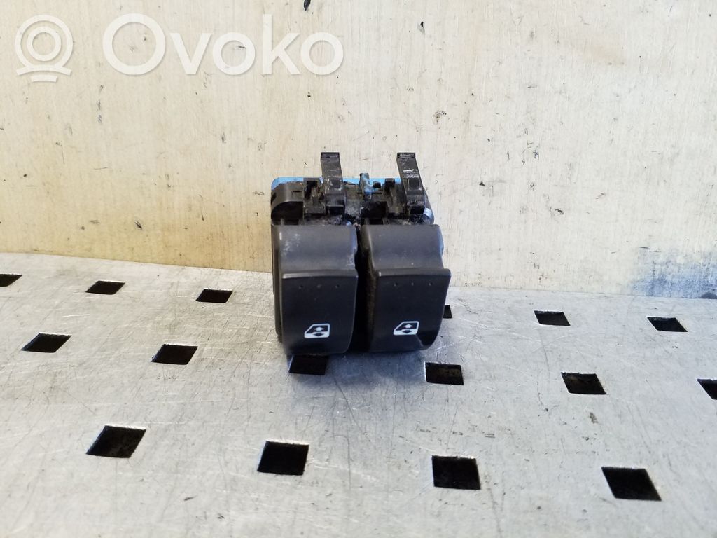 Renault Trafic II (X83) Electric window control switch 