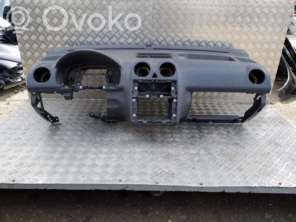 Volkswagen Caddy Panelis 