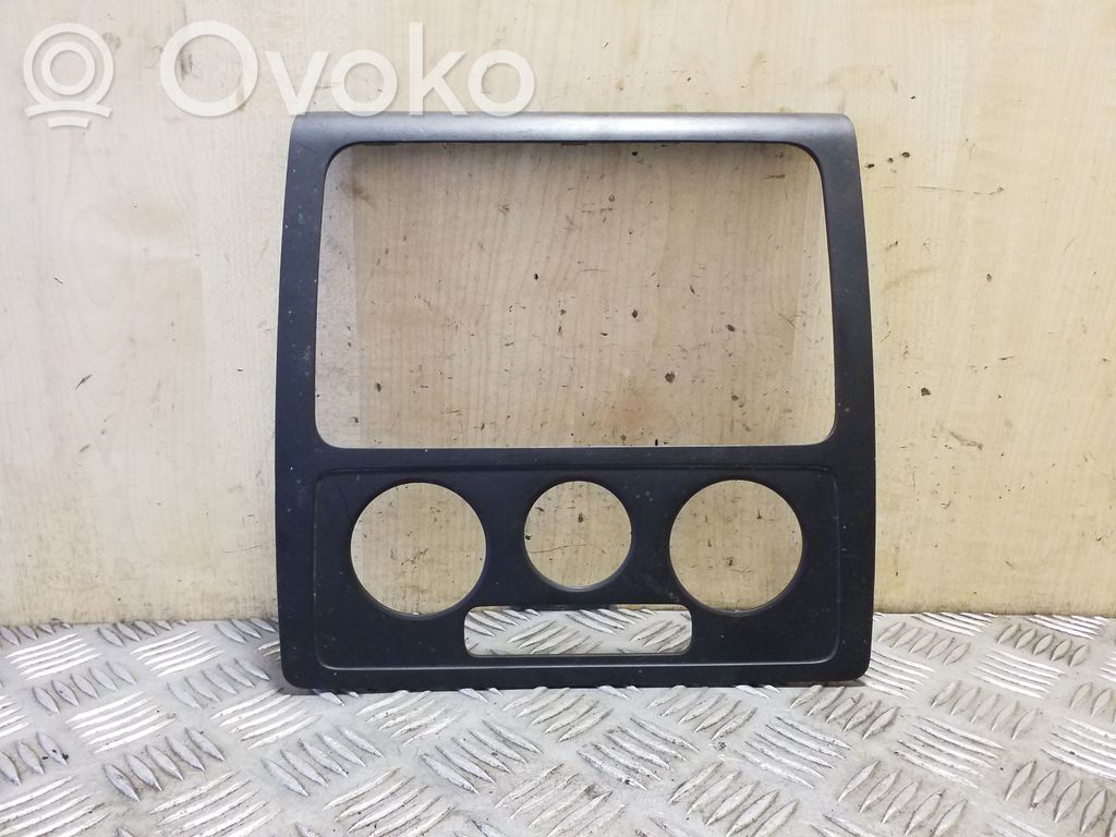 Volkswagen Caddy Mascherina unità principale autoradio/GPS 