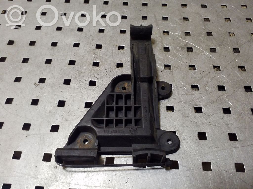 Front bumper mounting bracket   8A0807283