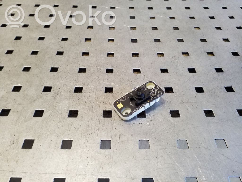 Tesla Model 3 Windshield/windscreen camera 
