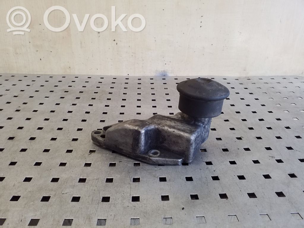 Audi A6 S6 C4 4A Engine mounting bracket 