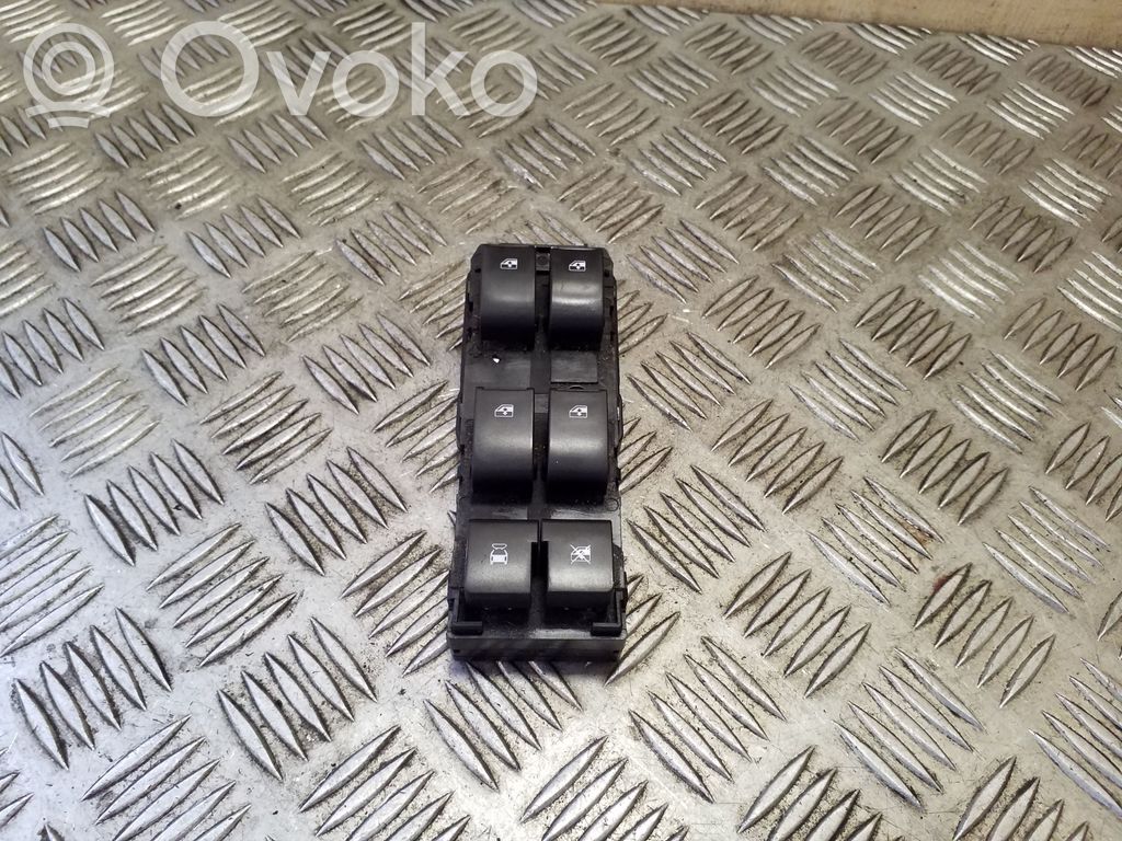Chevrolet Captiva Electric window control switch 