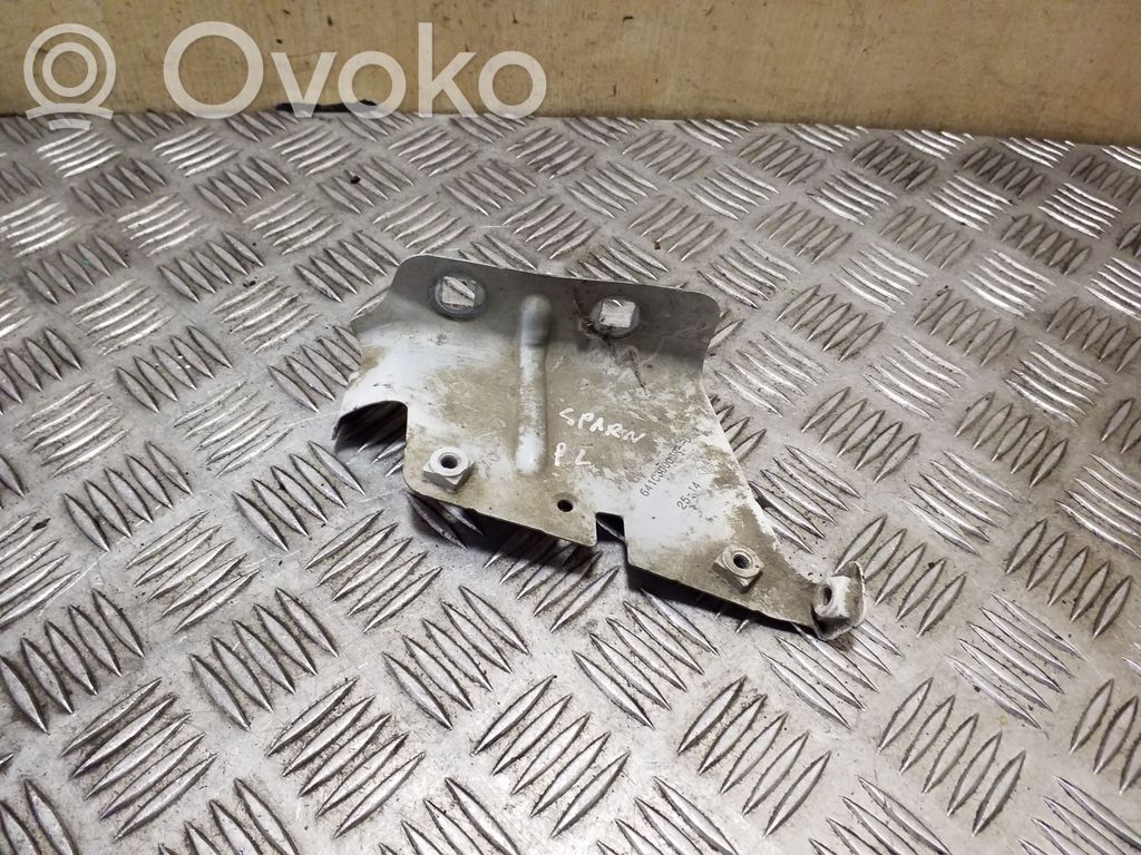 Nissan NV400 Fender mounting bracket 