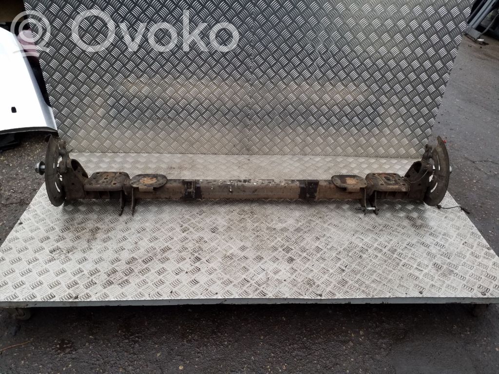 Nissan NV400 Galinis tiltas 