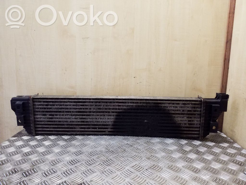 Nissan NV400 Starpdzesētāja radiators 
