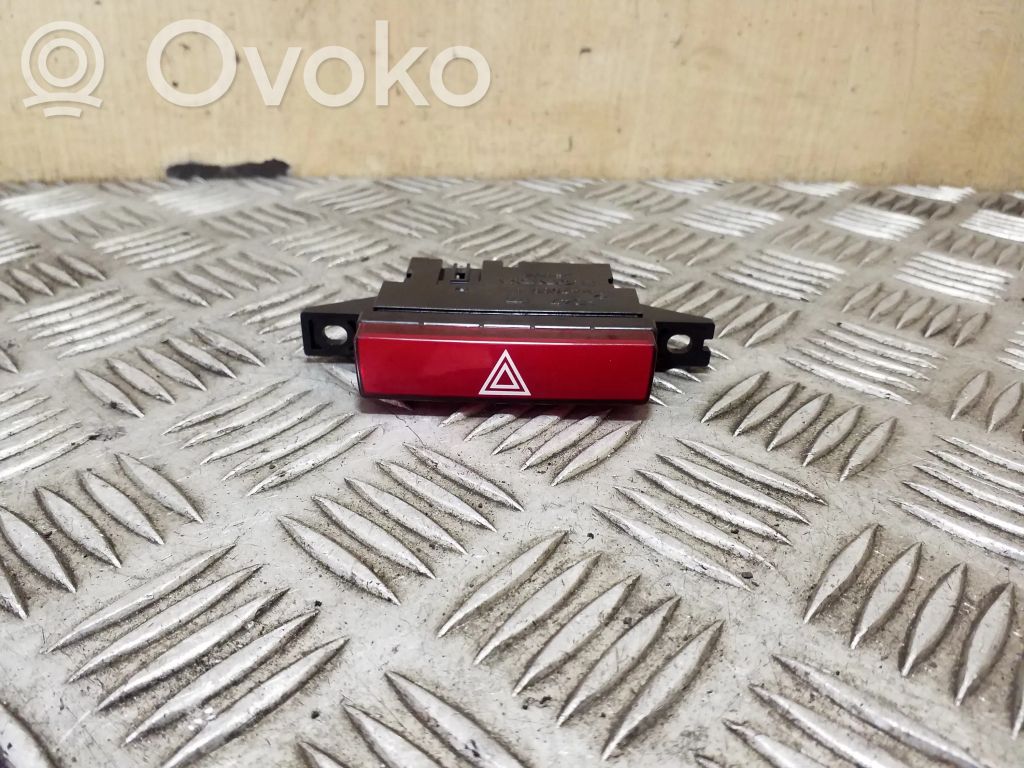 Honda CR-V Hazard light switch 