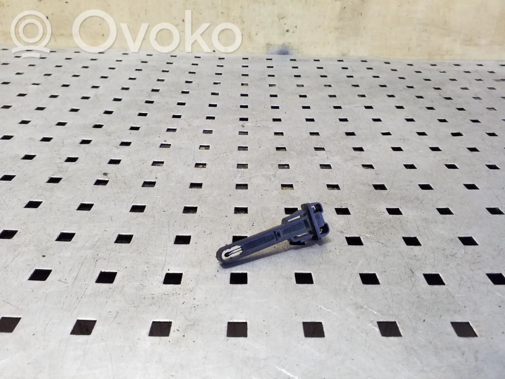 Interior temperature sensor   CZ1135800641