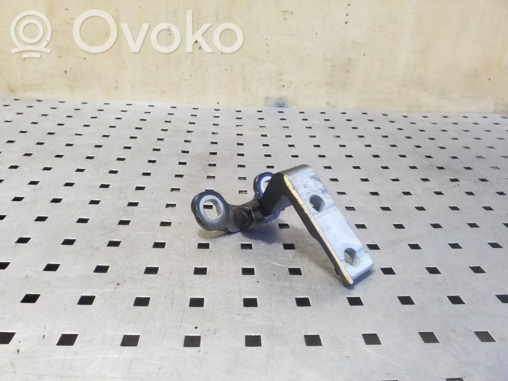 Volvo V40 Front door upper hinge 