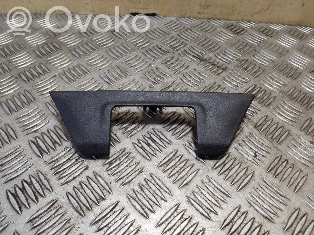 Volvo V40 Tailgate/boot lid lock trim 
