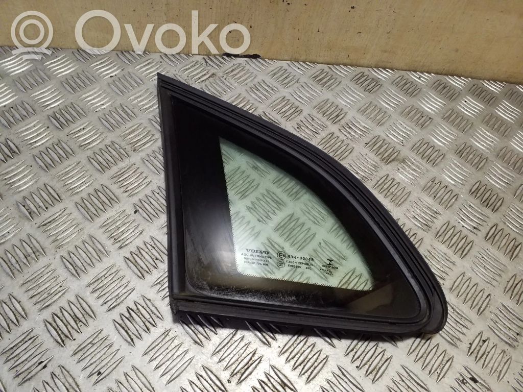 Volvo V40 Rear side window 