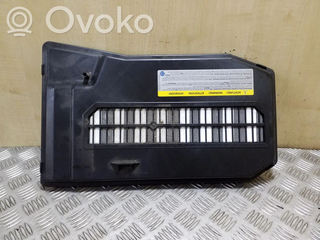 Volkswagen Touareg II Capac cutie baterie 
