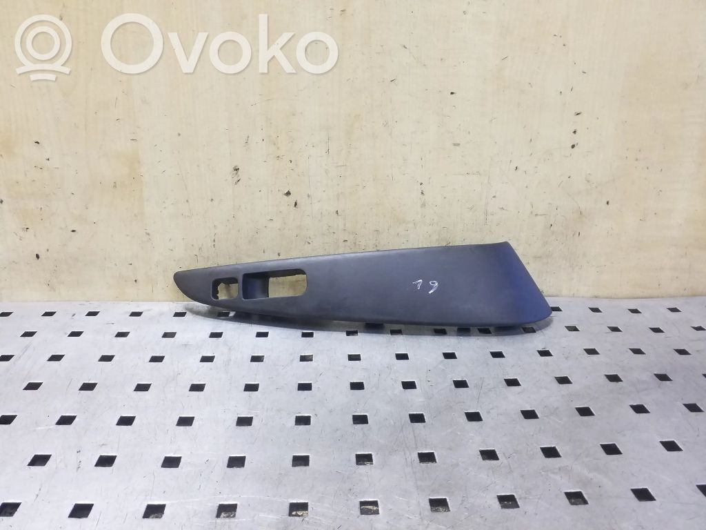 Hyundai ix35 Rear door window switch trim 