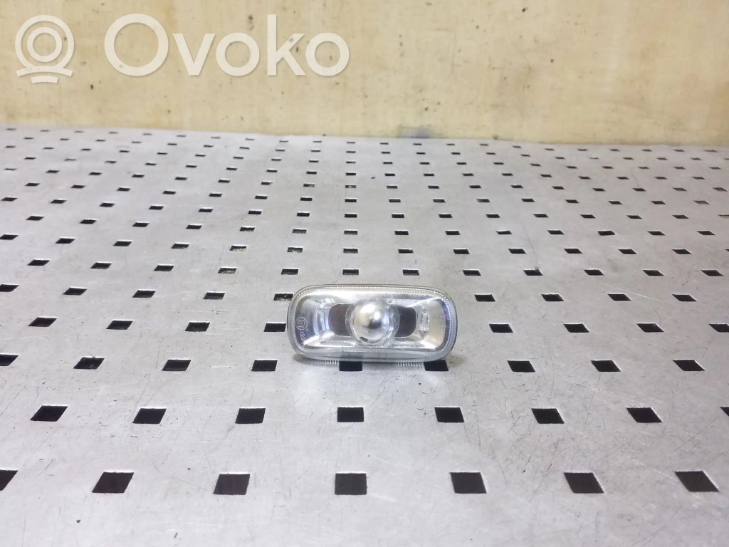 Audi A6 S6 C5 4B Indicatore di direzione del parafango anteriore