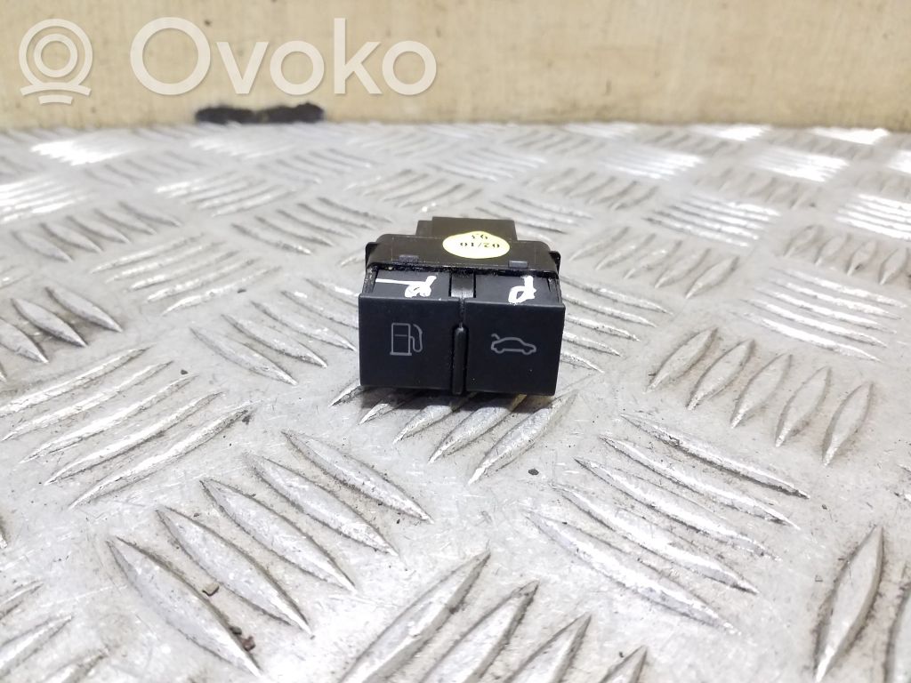 Audi TT TTS Mk2 Fuel tank opening switch 
