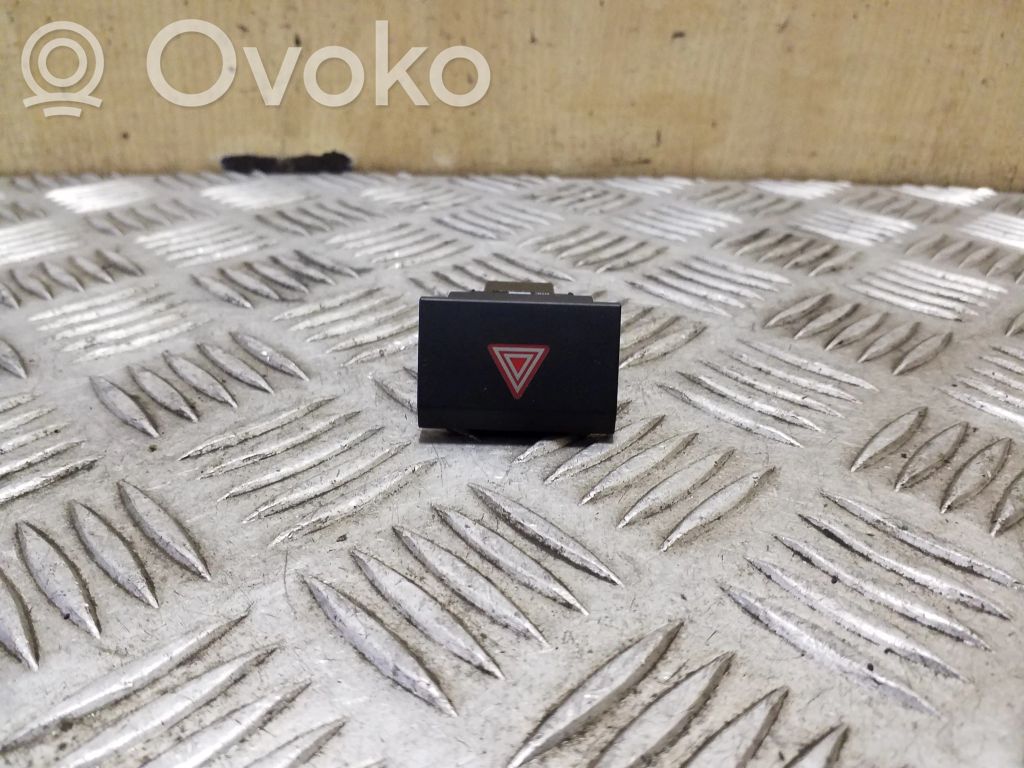 Audi A3 S3 8P Botón interruptor de luz de peligro 