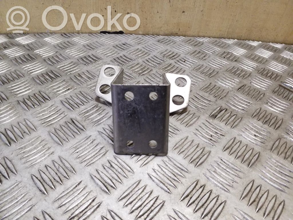 Volvo XC90 Staffa/supporto di montaggio della marmitta