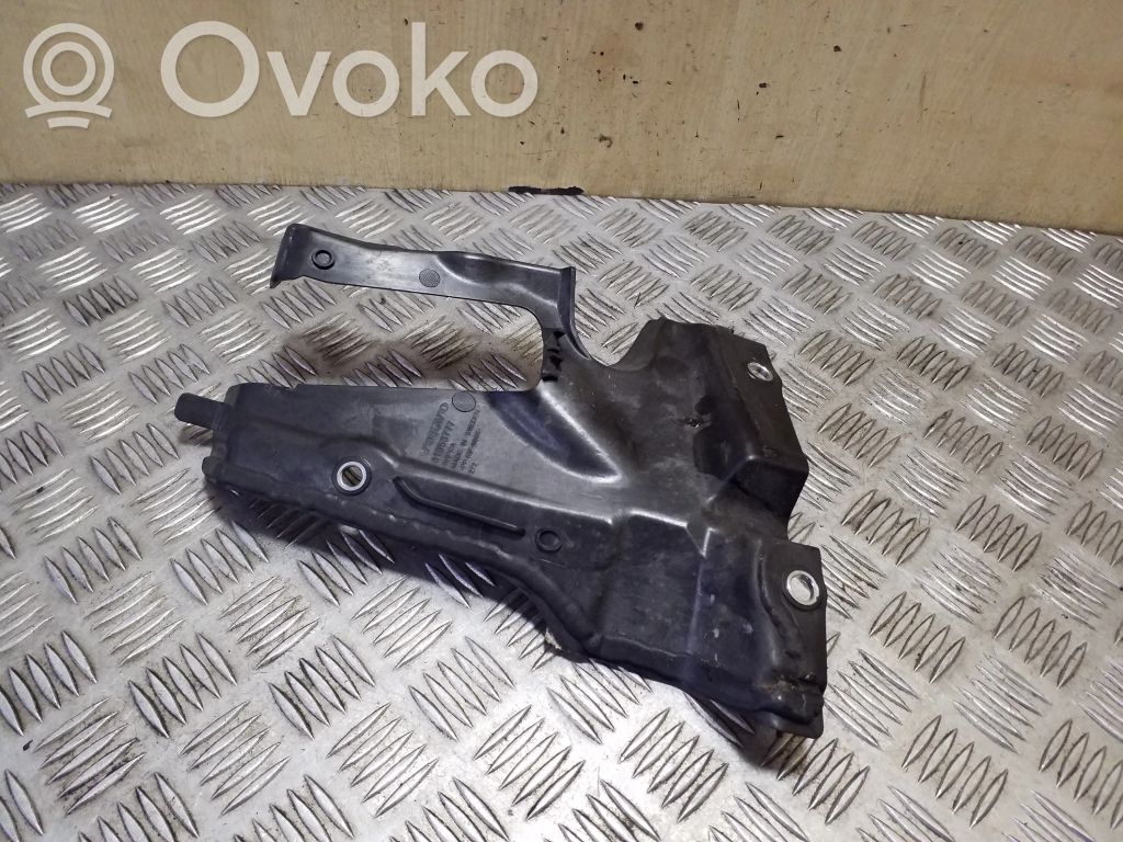 Muu moottoritilan osa   31353777