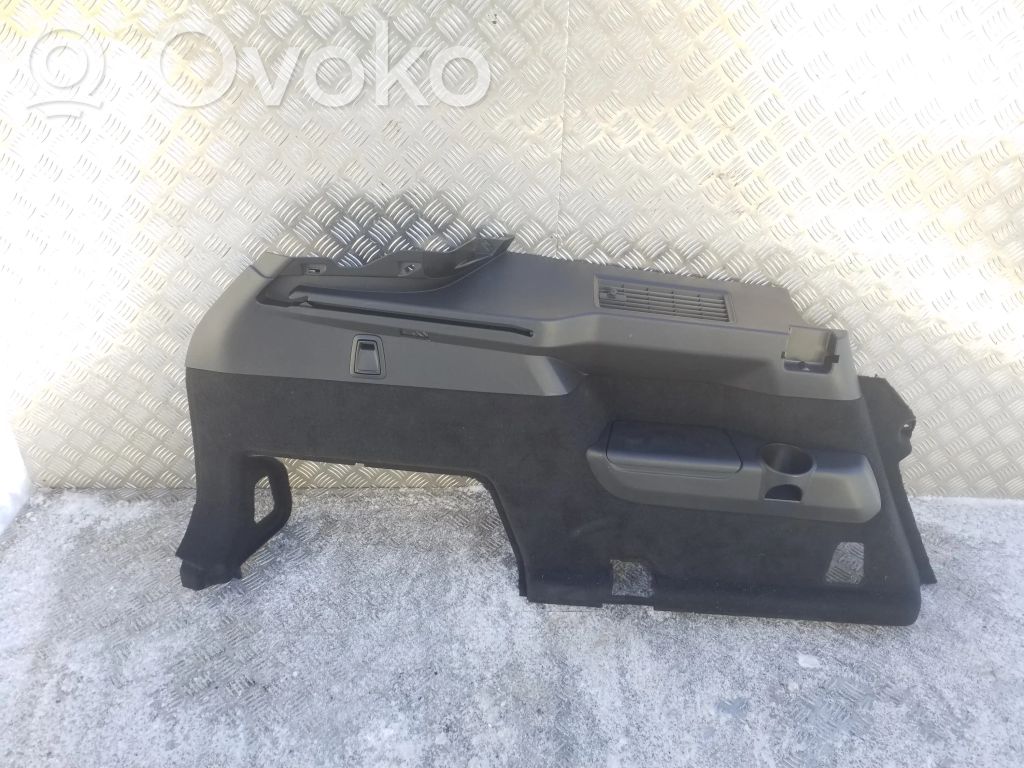 Volvo XC90 Boczek / Tapicerka / bagażnika