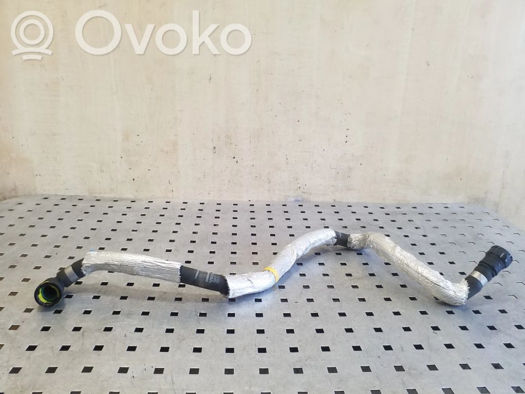 Volvo XC90 Engine coolant pipe/hose