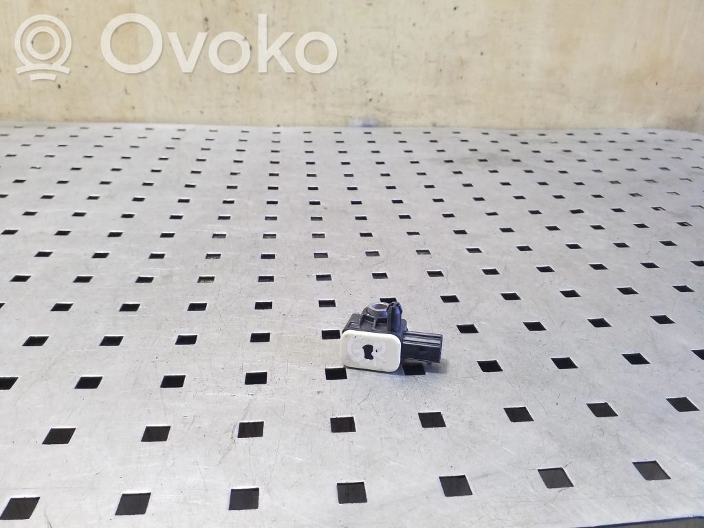 Ford Mondeo MK V Airbagsensor Crashsensor Drucksensor 