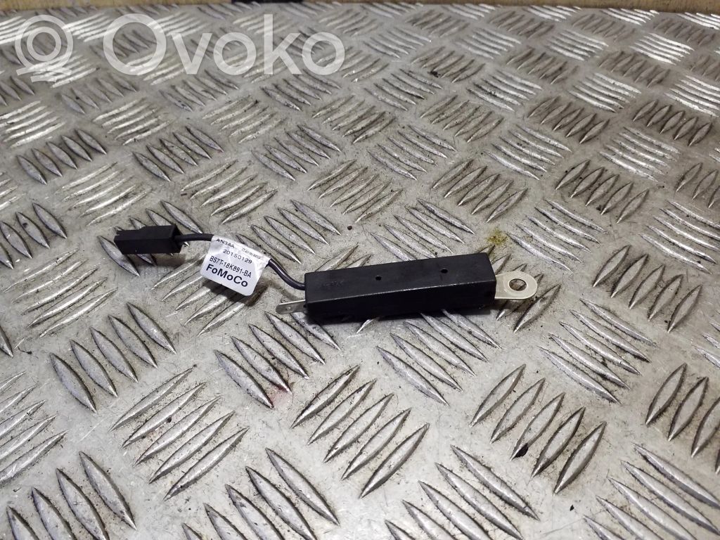 Ford Mondeo MK V Antenos stiprintuvas