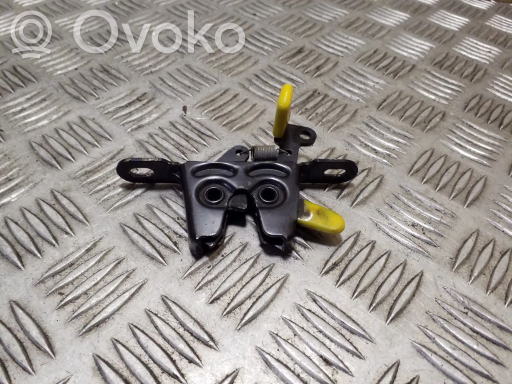 Tailgate lock latch