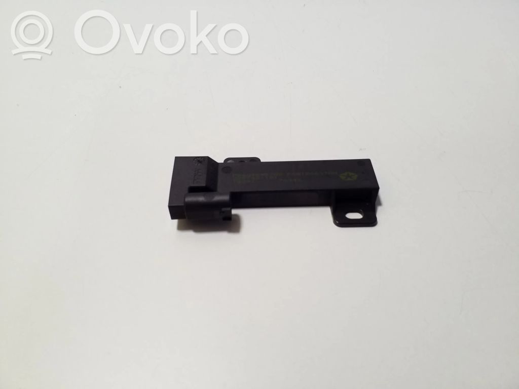 Jeep Cherokee KL Pystyantennivahvistin 