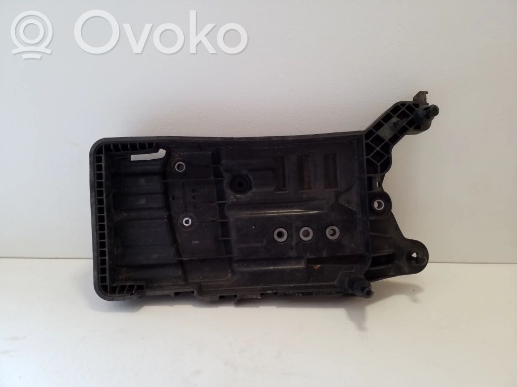 Audi Q3 F3 Półka akumulatora 