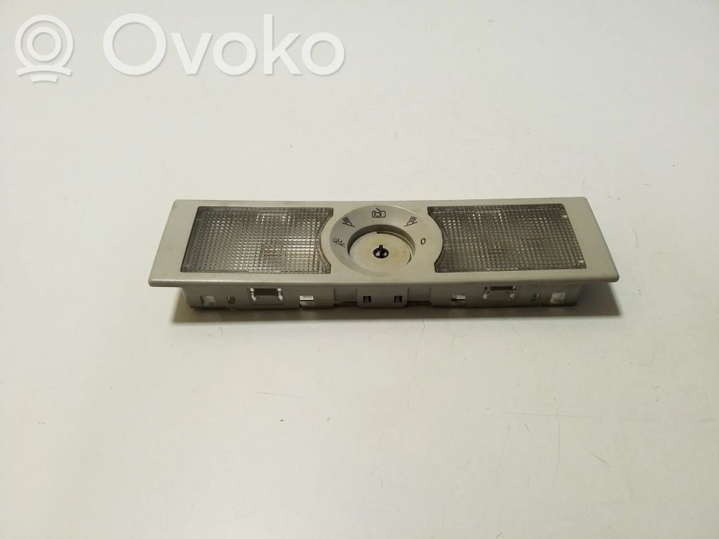 Volkswagen Amarok Lampka podsufitki tylna
