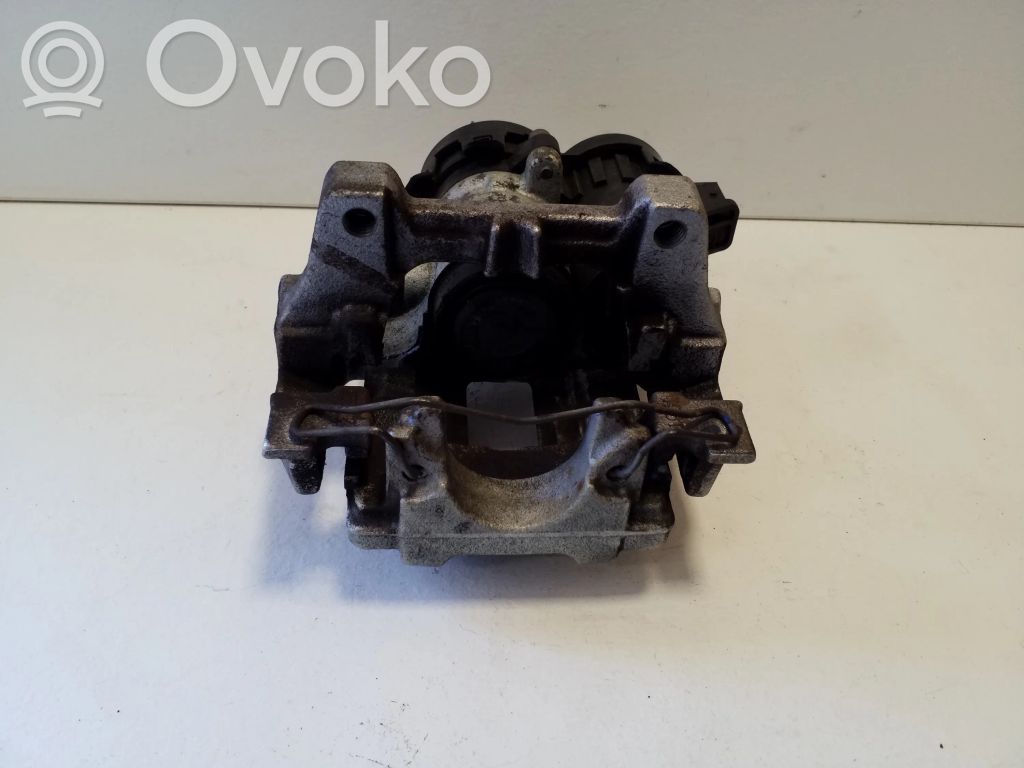 Volvo XC60 Задний суппорт 