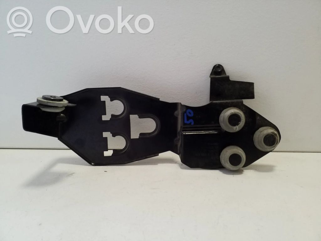BMW X3 E83 Other engine bay part 