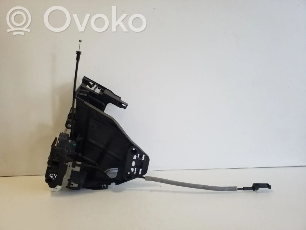 Volvo V40 Cross country Priekšpusē slēdzene 