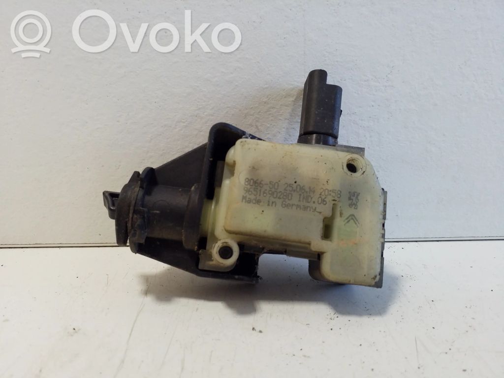 Peugeot 508 Verrouillage du bouchon du réservoir de carburant 
