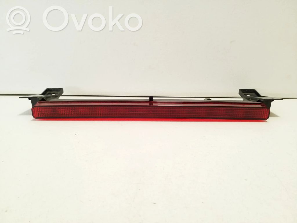 Volvo XC40 Third/center stoplight 