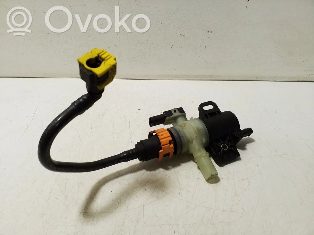 Zawór odpowietrzania zbiornika paliwa   32139918,32224178