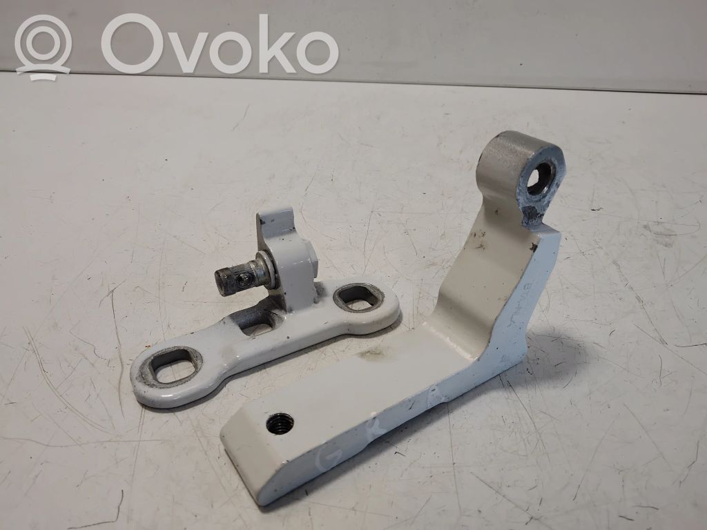 Volvo XC40 Takaoven alasarana 
