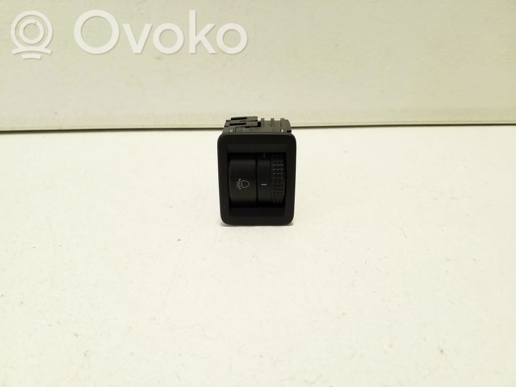 Skoda Kamiq Bouton commande réglage hauteur de phares 