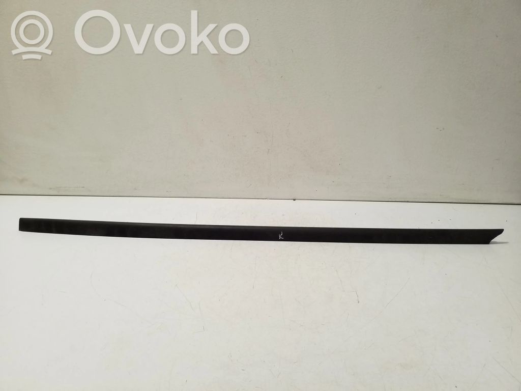 Skoda Kamiq Listwa szyby czołowej / przedniej 