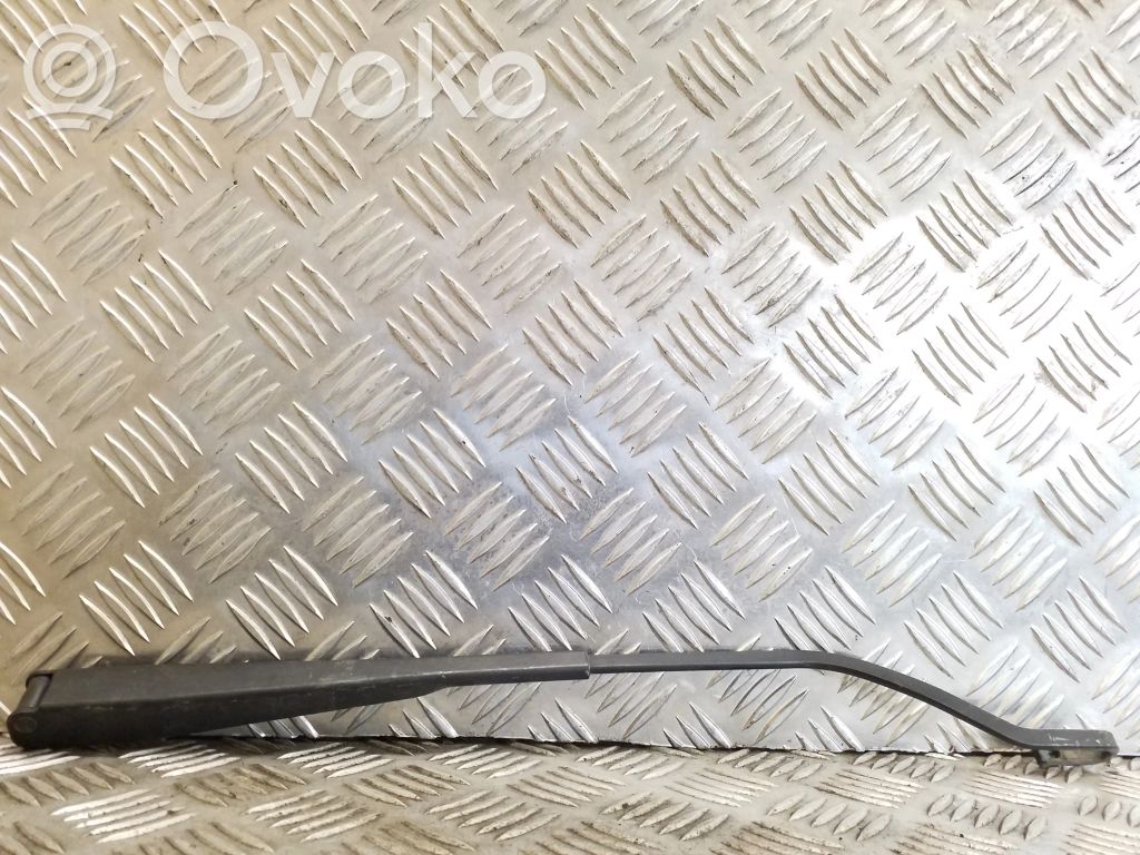 Renault Megane I Priekinio stiklo valytuvų kojelė 