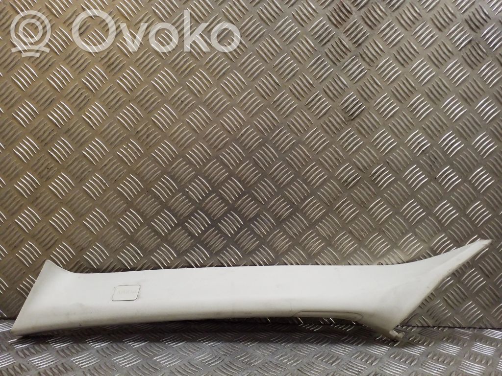 Osłona słupka szyby przedniej / A   BJ3203511