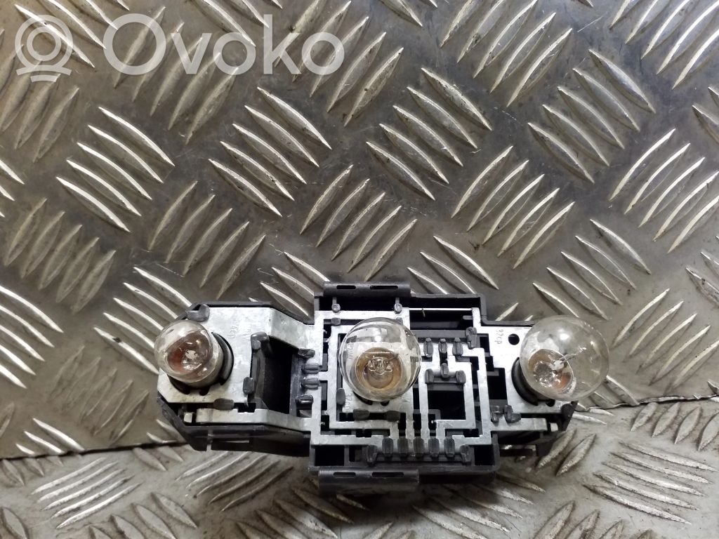Volkswagen PASSAT B4 Portalampada fanale posteriore