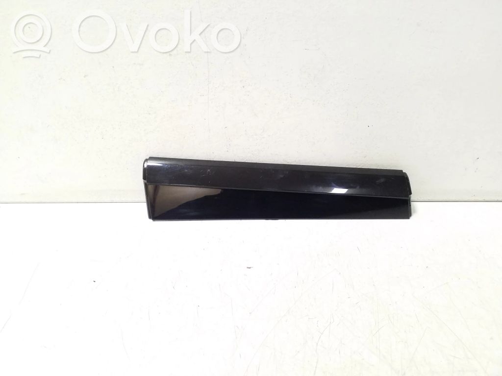 Audi e-tron Dashboard glove box trim 